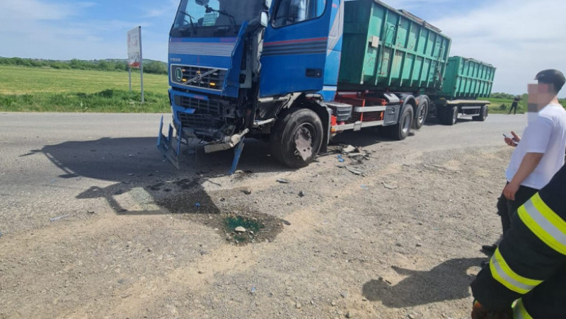 Accident with 4 victims, on a road in Satu Mare county.  Photo source: ISU Satu Mare