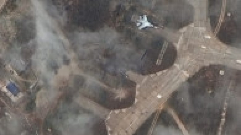 Imaginile din satelit arată efectele atacurilor ucrainene de miercuri asupra bazei aeriene ruse Belbek. FOTO: Profimedia Images | Poza 6 din 7