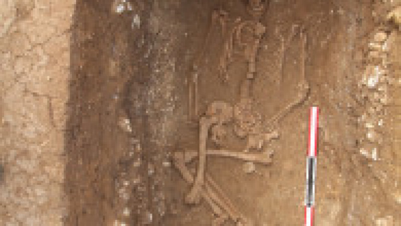 Morminte din Epoca Bronzului descoperite pe un câmp din Prahova. Sursa foto: Muzeul Judetean de Istorie si Arheologie Prahova | Poza 6 din 33