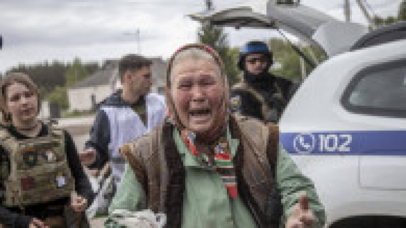 Kievul anunța că a evacuat în jur de 8.000 de oameni din zonele unde au atacat rușii, majoritatea fiind femei, copii și vârstnici. FOTO: Profimedia Images | Poza 8 din 13