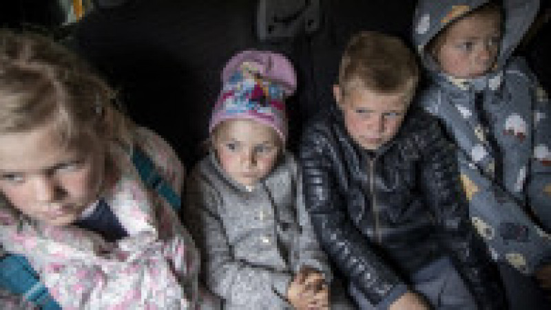 Kievul anunța că a evacuat în jur de 8.000 de oameni din zonele unde au atacat rușii, majoritatea fiind femei, copii și vârstnici. FOTO: Profimedia Images | Poza 11 din 13