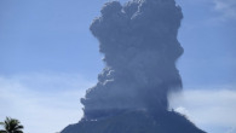 Vulcanul Ibu a erupt sâmbătă pe insula Halmahera, în estul Indoneziei. FOTO: Profimedia Images | Poza 5 din 6