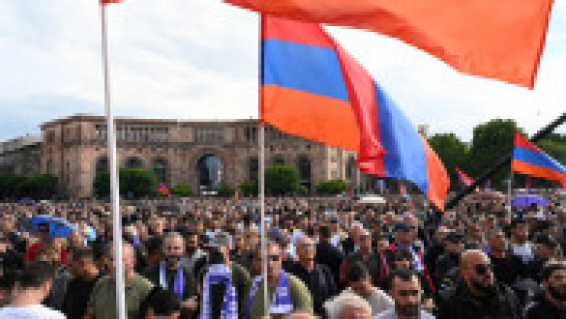 Mii de armeni au protestat duminică, cerând demisia premierului Nikol Paşinian. FOTO: Profimedia Images | Poza 8 din 9