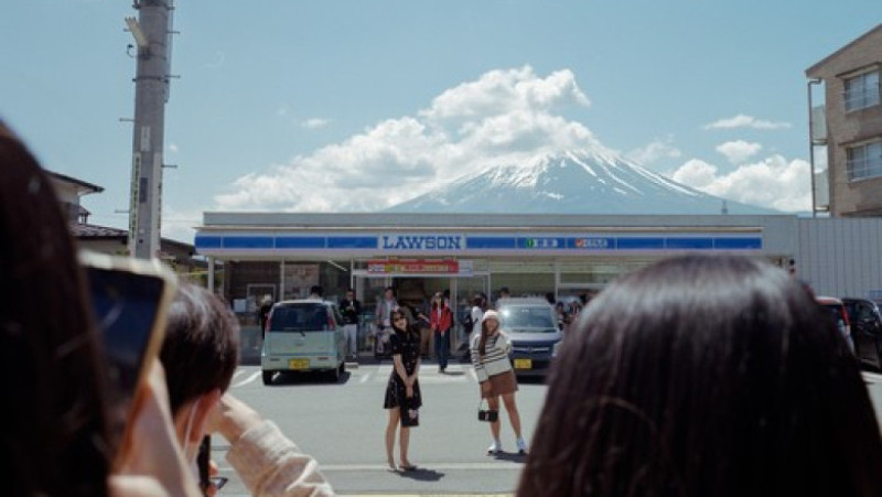 Un oraş din Japonia blochează o privelişte virală cu Muntele Fuji. Foto: Profimedia