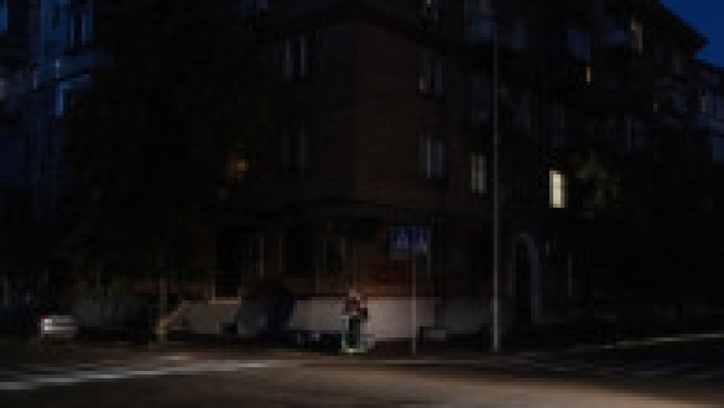 Guvernul ucrainean a ordonat vineri tuturor ministerelor și autorităților regionale să nu mai folosească aerul condiționat și să oprească iluminatul exterior. Foto: Profimedia Images | Poza 3 din 6