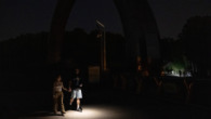 Guvernul ucrainean a ordonat vineri tuturor ministerelor și autorităților regionale să nu mai folosească aerul condiționat și să oprească iluminatul exterior. Foto: Profimedia Images | Poza 5 din 6