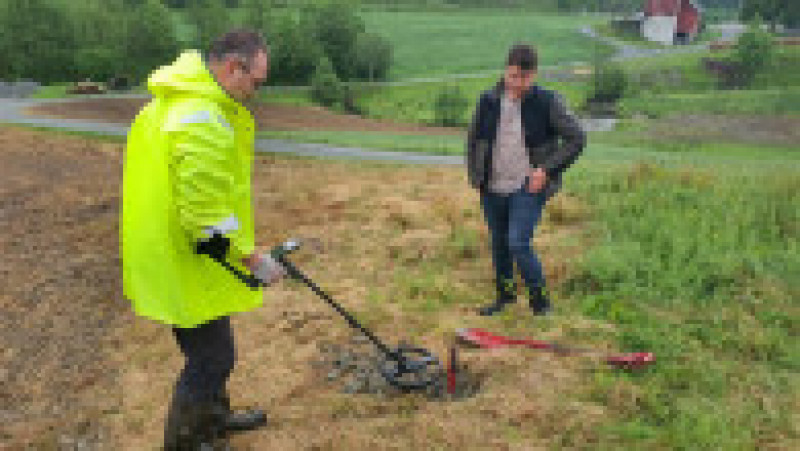 Un fermier norvegian a găsit o sabie vikingă veche de 1.000 de ani, în timp ce-și curăța un teren FOTO: Consiliul Local din Rogaland | Poza 9 din 10