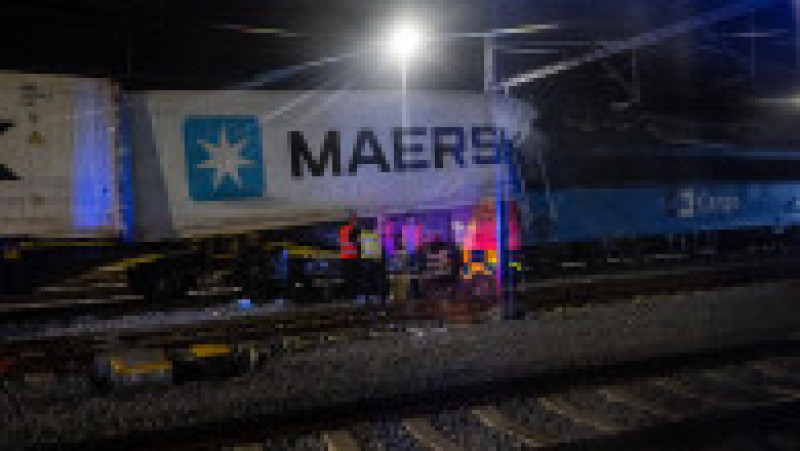 Patru morți și zeci de răniți după ce un tren de pasageri și un marfar s-au ciocnit lângă Praga. FOTO: Profimedia Images | Poza 4 din 5