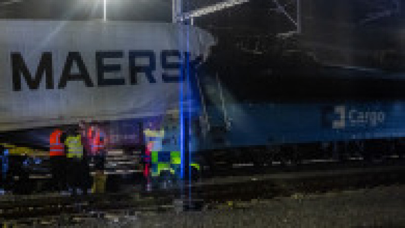 Patru morți și zeci de răniți după ce un tren de pasageri și un marfar s-au ciocnit lângă Praga. FOTO: Profimedia Images | Poza 1 din 5