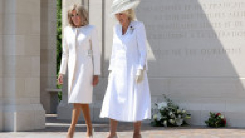 Regina Camilla și Brigitte Macron, la evenimentul de comemorare a Zilei Z. Foto: Profimedia Images | Poza 5 din 8
