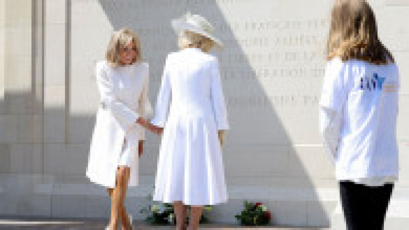 Regina Camilla și Brigitte Macron, la evenimentul de comemorare a Zilei Z. Foto: Profimedia Images | Poza 3 din 8