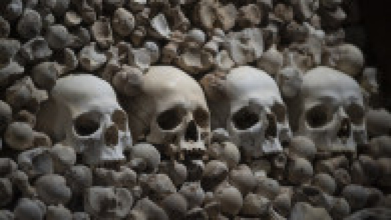 O capelă aflată în cimitrirul din Sedlec, o suburbie a orașului Kutna Hora din Cehia, ascunde o serie de monumente neobișnuite. Sursa foto Profimedia Images | Poza 10 din 24