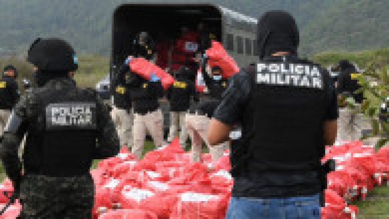 Autoritățile din Honduras au ars peste 5,6 tone de cocaină în cadrul unei ample operațiuni antidrog. FOTO Profimedia Images | Poza 7 din 12