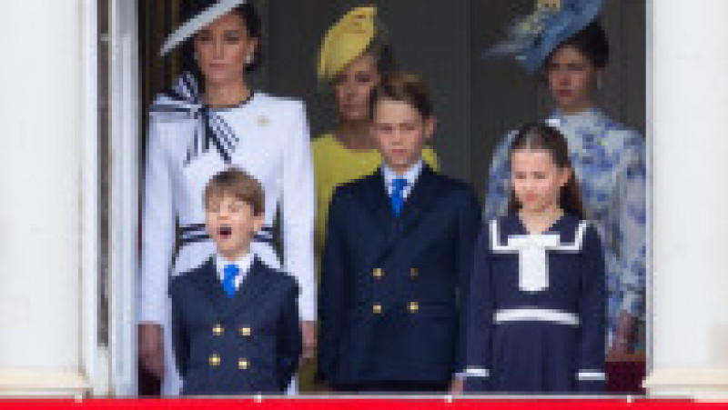 În vârstă de 6 ani, Prințul Louis atrage mereu atenția la evenimente și ceremonii publice cu gesturile sale. Foto: Profimedia Images | Poza 4 din 14