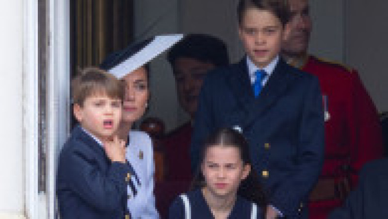 În vârstă de 6 ani, Prințul Louis atrage mereu atenția la evenimente și ceremonii publice cu gesturile sale. Foto: Profimedia Images | Poza 13 din 14