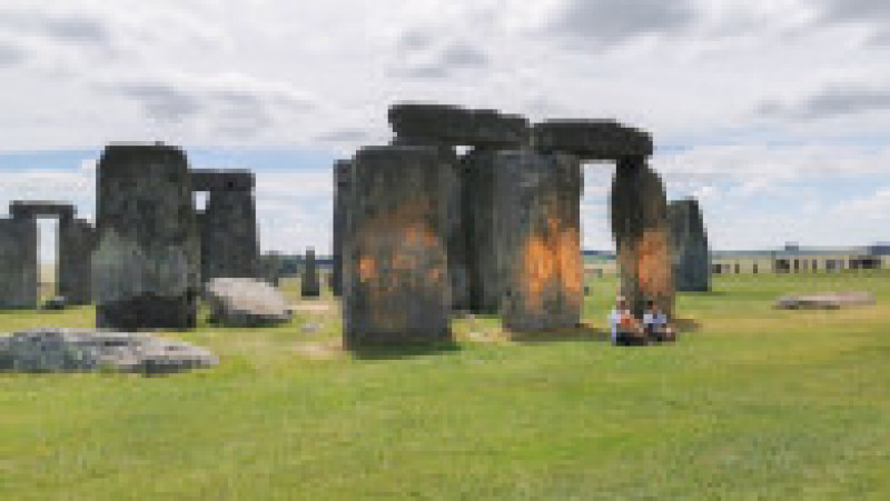 Stonehenge a fost vopsit în portocaliu de doi activiști de mediu FOTO: Profimedia Images | Poza 2 din 4