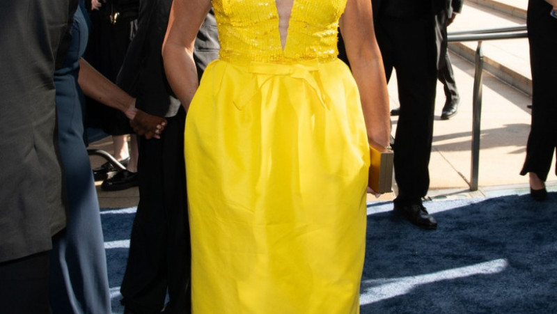 Brooke Shields a apărut la Tony Awards în rochie de seară și crocși. Foto: Profimedia