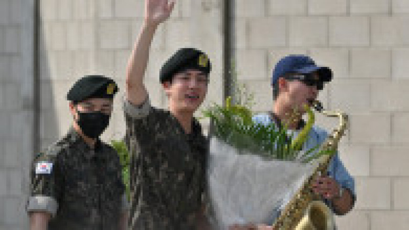 Jin și-a încheiat stagiul militar obligatoriu. Sursa foto: Profimedia Images | Poza 11 din 11