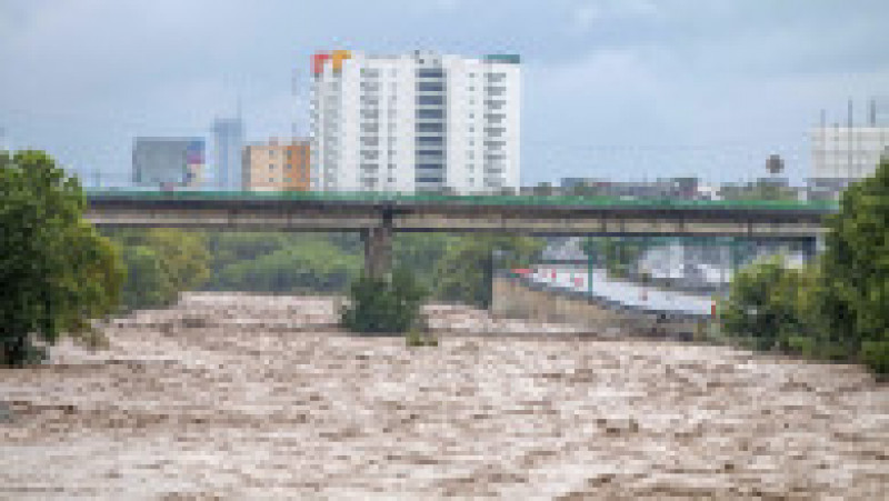 Furtuna tropicală Alberto s-a dezlănțuit în nordul Mexicului. Ploaia abundentă a provocat inundații și alunecări de teren. FOTO: Profimedia Images | Poza 5 din 13