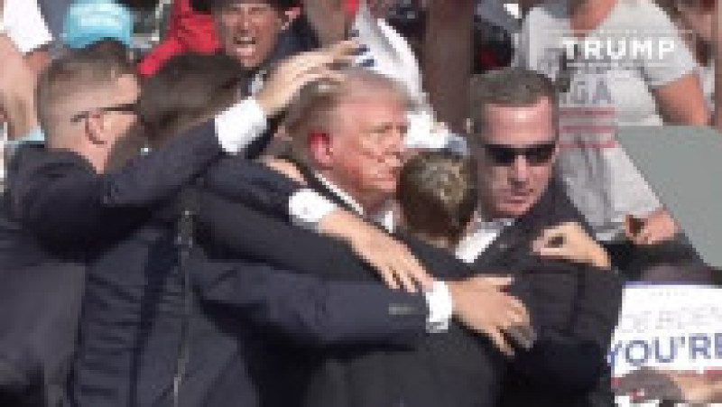 Fostul preşedinte Donald Trump, candidat republican la alegerile americane din noiembrie, a fost evacuat de la un miting de campanie în Pennsylvania. FOTO: Profimedia Images | Poza 7 din 9