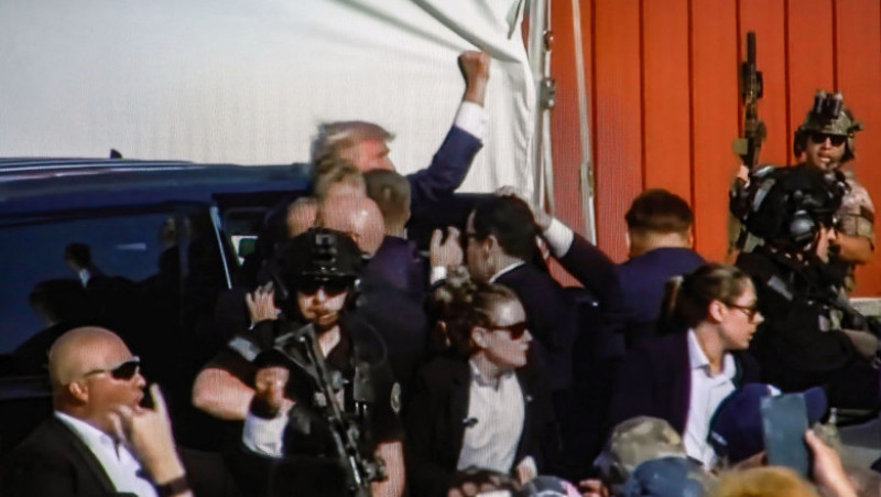 Donald Trump a fost evacuat de Secret Service după atacul armat. Foto: Profimedia