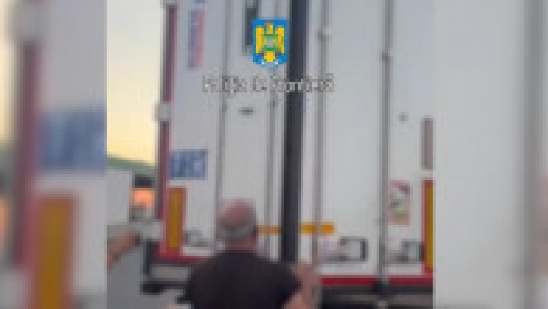 Migranți ascunși într-un camion cu pâine congelată. Sursa foto: Poliția de Frontieră | Poza 2 din 5