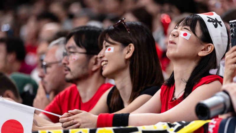 Fani ai Japoniei la un meci de baschet masculin contra Braziliei. Foto: Profimedia Images