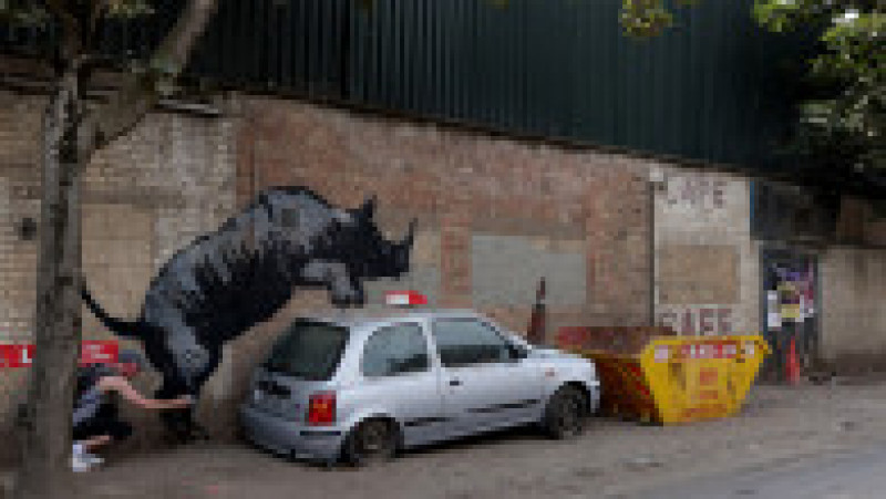 Lucrare murală a artistului Banksy pe o stradă din Londra. Foto: Profimedia Images | Poza 5 din 5