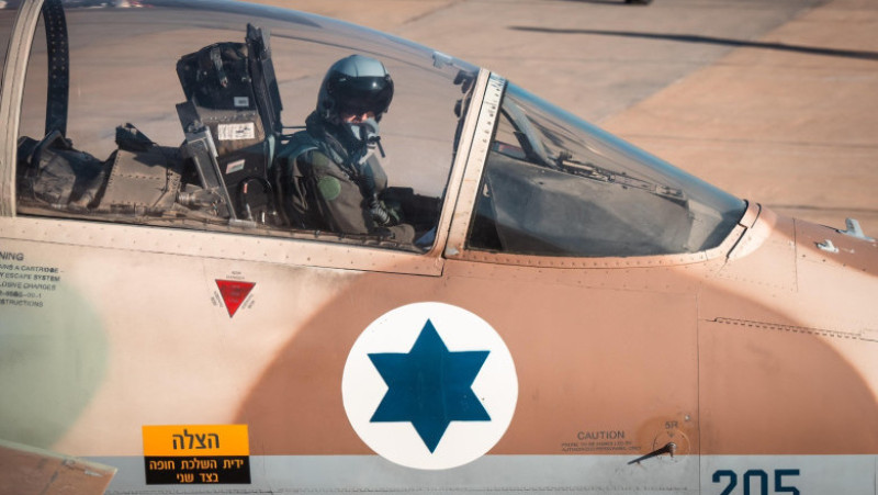 avion IDF cu bombe BLU-109 la bord 1