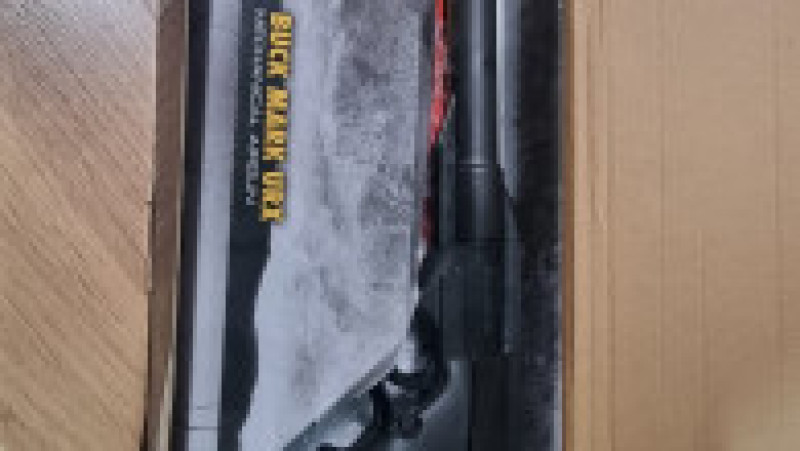 Se fac percheziții de amploare în toată țara, fiind vizate mai multe persoane care au cumpărat ilegal arme de pe internet, prin intermediul unei firme din afara țării. Foto: Poliția Română | Poza 2 din 19