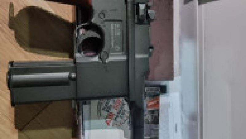 Se fac percheziții de amploare în toată țara, fiind vizate mai multe persoane care au cumpărat ilegal arme de pe internet, prin intermediul unei firme din afara țării. Foto: Poliția Română | Poza 3 din 9