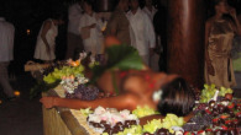 Petrecere „White Party” din 2004, organizată de „P. Diddy”. Foto: Profimedia | Poza 5 din 5
