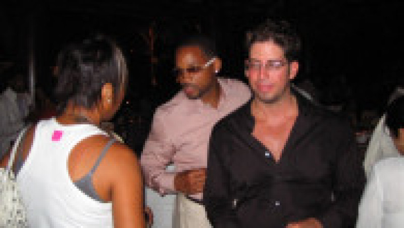 Petrecere „White Party” din 2004, organizată de „P. Diddy”. Foto: Profimedia | Poza 4 din 5