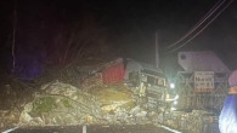 poze accident alunecare de teren valcea 291124 (2) | Poza 2 din 4