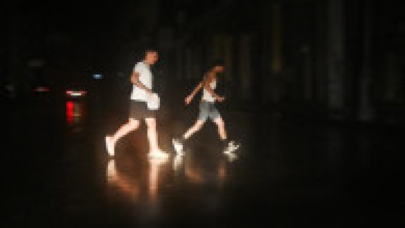 Cuba a rămas din nou fără electricitate, lovită puternic de uraganul Rafael. Foto: Profimedia | Poza 29 din 29