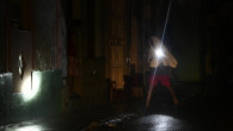 Cuba a rămas din nou fără electricitate, lovită puternic de uraganul Rafael. Foto: Profimedia | Poza 28 din 29