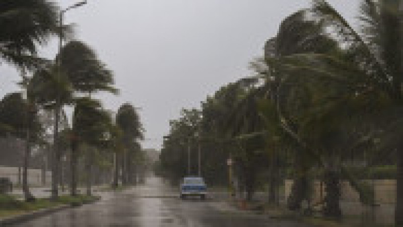 Cuba a rămas din nou fără electricitate, lovită puternic de uraganul Rafael. Foto: Profimedia | Poza 5 din 29