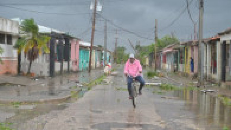 Cuba a rămas din nou fără electricitate, lovită puternic de uraganul Rafael. Foto: Profimedia | Poza 19 din 29