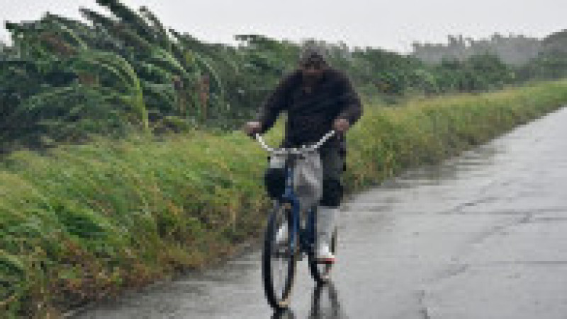 Cuba a rămas din nou fără electricitate, lovită puternic de uraganul Rafael. Foto: Profimedia | Poza 17 din 29