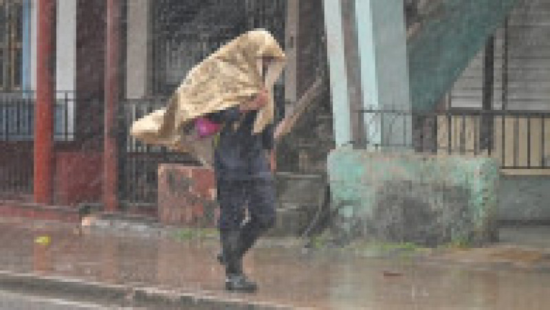 Cuba a rămas din nou fără electricitate, lovită puternic de uraganul Rafael. Foto: Profimedia | Poza 21 din 29
