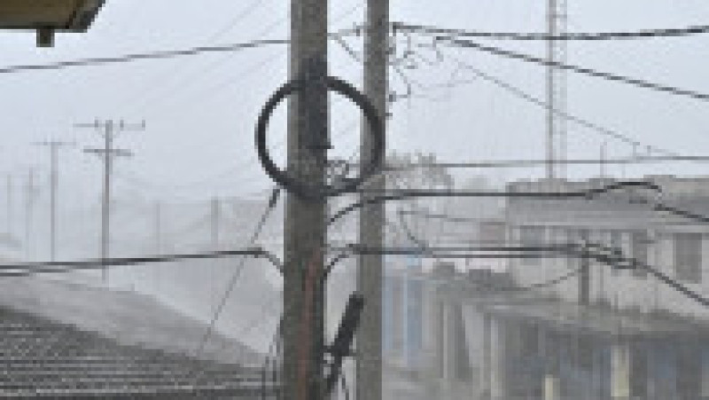 Cuba a rămas din nou fără electricitate, lovită puternic de uraganul Rafael. Foto: Profimedia | Poza 14 din 29