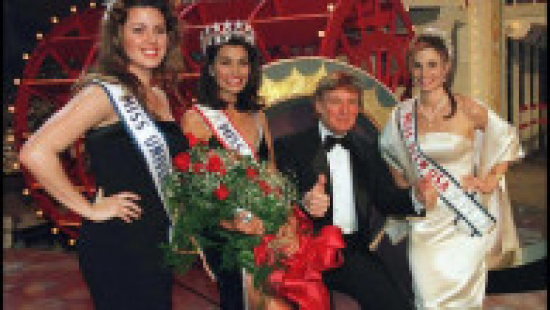 Donald Trump a fost în lumina reflectoarelor cu mult înainte să intre în politică. În poză: Donald Trump și câștigătoarele din 1997 ale concursurilor de frumusețe Miss Universe, Miss America și Miss Teen America. Foto: Profimedia Images | Poza 9 din 18