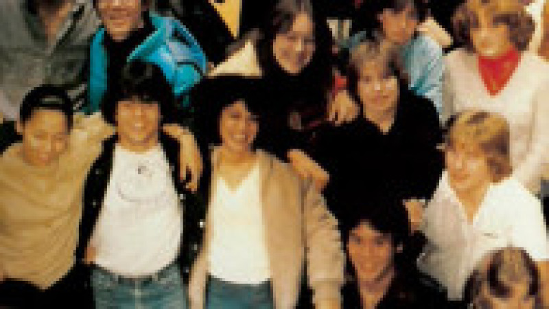 Kamala Harris a studiat o perioadă și în Canada, atunci când mama ei a lucrat ca profesoară la Universitatea McGill din Montreal. Harris (centru), împreună cu colegii ei de la Liceul Westmount din Montreal, 1981. Foto: Profimedia Images | Poza 5 din 14