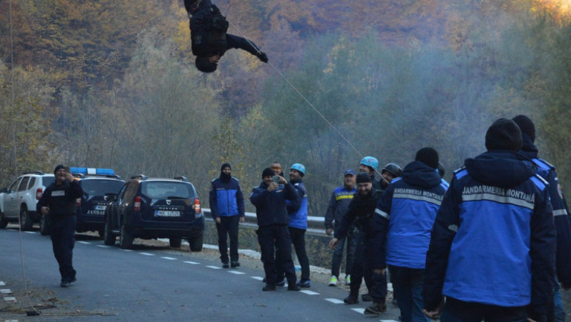 Exercițiul jandarmilor s-a desfășurat la Cheile Sohodolulu, din Gorj. Sursa foto: Facebook/ Inspectoratul de Jandarmi Județean Gorj
