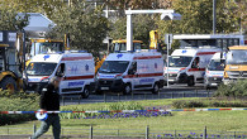 Acoperișul exterior al gării din Novi Sad s-a prăbușit / Sursă foto: Profimedia | Poza 3 din 7