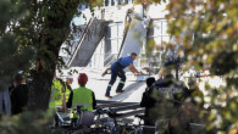 Acoperișul exterior al gării din Novi Sad s-a prăbușit / Sursă foto: Profimedia | Poza 7 din 7