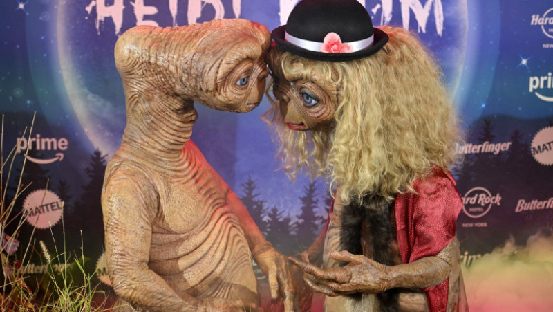 Tom Kaulitz și Heidi Klum participă la cea de-a 23-a petrecere anuală de Halloween a ei, deghizați în ET, extraterestrul din filmul clasic al lui Steven Spielberg din 1982. Foto: Getty Images