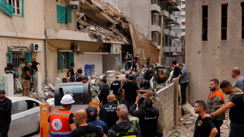 Urmările loviturii israeliene asupra cartierului Ras al-Nabaa din Beirut, în urma căreia a murit Mohammad Afif Foto: Profimedia