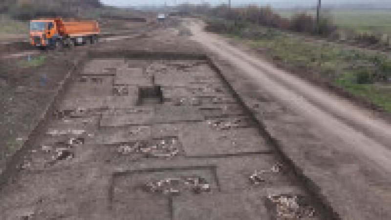 Un număr de 21 de situri arheologice au fost găsite în cadrul lucrărilor de infrastructură desfăşurate pe Lotul 4 al căii ferate dintre Timişoara şi Arad. Foto: CFR Infrastructură Timișoara | Poza 2 din 8
