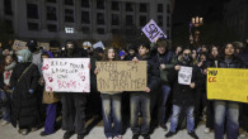 Studenți la un miting împotriva candidatului Călin Georgescu. Foto: Inquam Photos / Octav Ganea | Poza 6 din 7